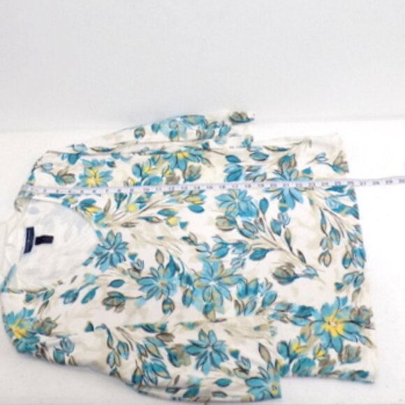 Karen Scott Women’s Blue & White Floral 3/4 Sleeve V-Neck Top – Size: 1X - Picture 7 of 10